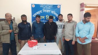 বরিশাল নগরীতে পৃথক স্থানে অভিযান চালিয়ে ইয়াবা-গাঁজাসহ আটক ৪