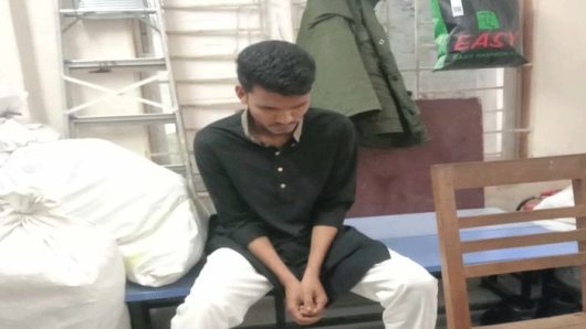 বরিশাল বিশ্ববিদ্যালয়ে দরজা ভেঙে ছাত্রলীগকর্মীকে ছাড়িয়ে নিল ‘সহকর্মীরা’!