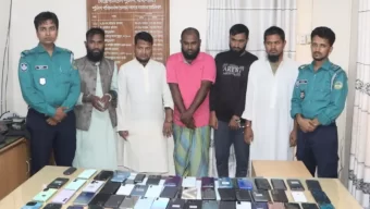 বরিশালে চরমোনাই মাহফিলে মোবাইল চুরি, আটক ‍৫ উদ্ধার ৬৪