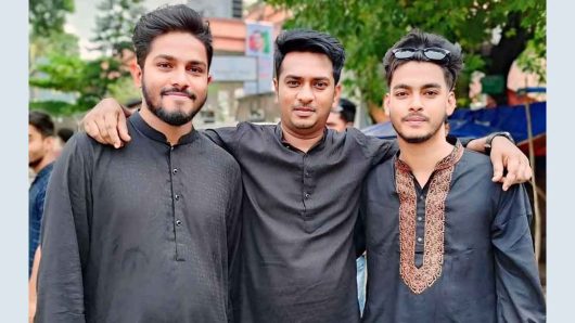 বরিশাল নগরীতে দুই ছাত্রলীগ কর্মীকে পুলিশে দিল ছাত্রদল