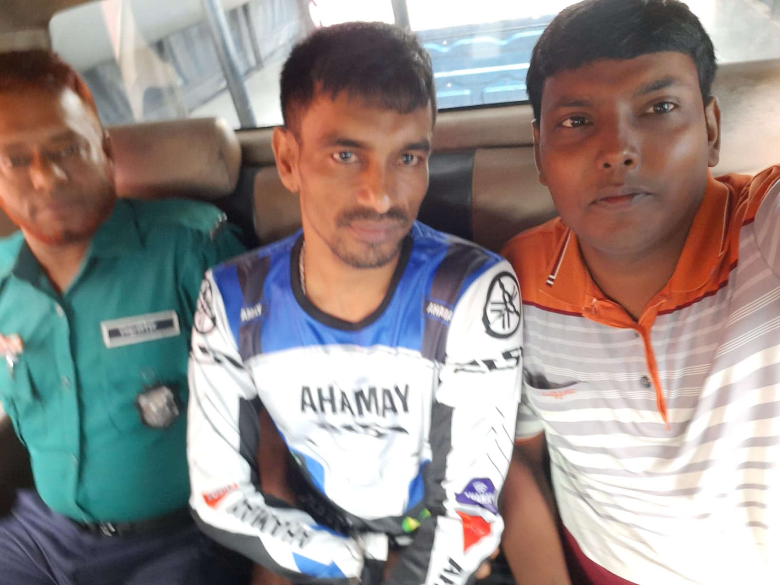 বরিশাল নগরীর মাদক সম্রাট মান্না সুমন ডেভিল হান্টে আটক