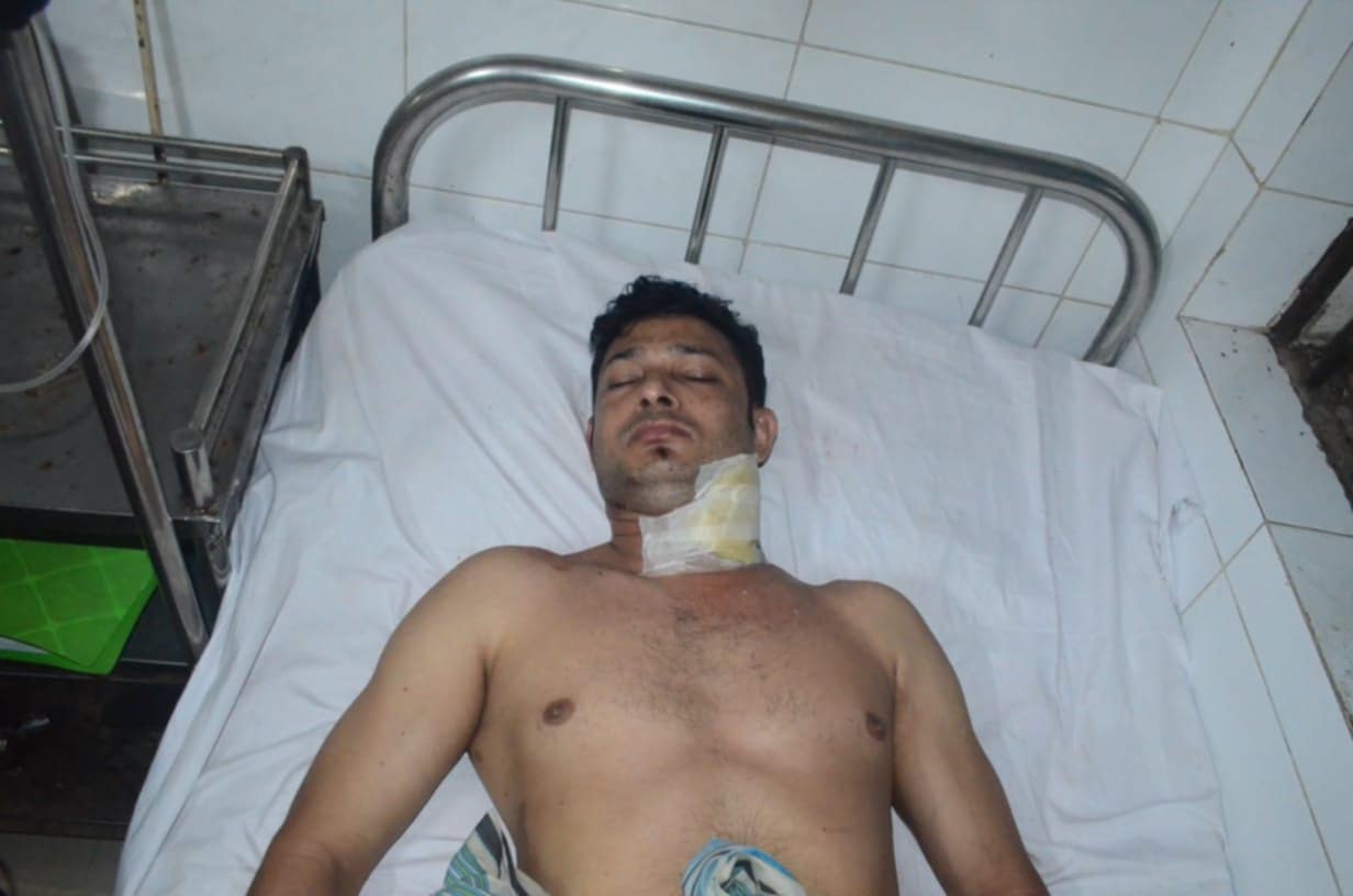 মুদি ব্যবসায়ীকে কুপিয়ে হত্যা চেষ্টা, শেবাচিমে ভর্তি- গ্রেপ্তার ১