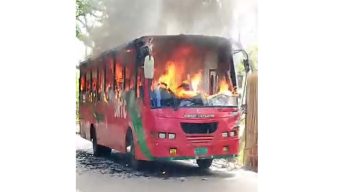 বরিশালের উজিরপুরে চলন্ত বিআরটিসি বাসে অগ্নিকাণ্ড