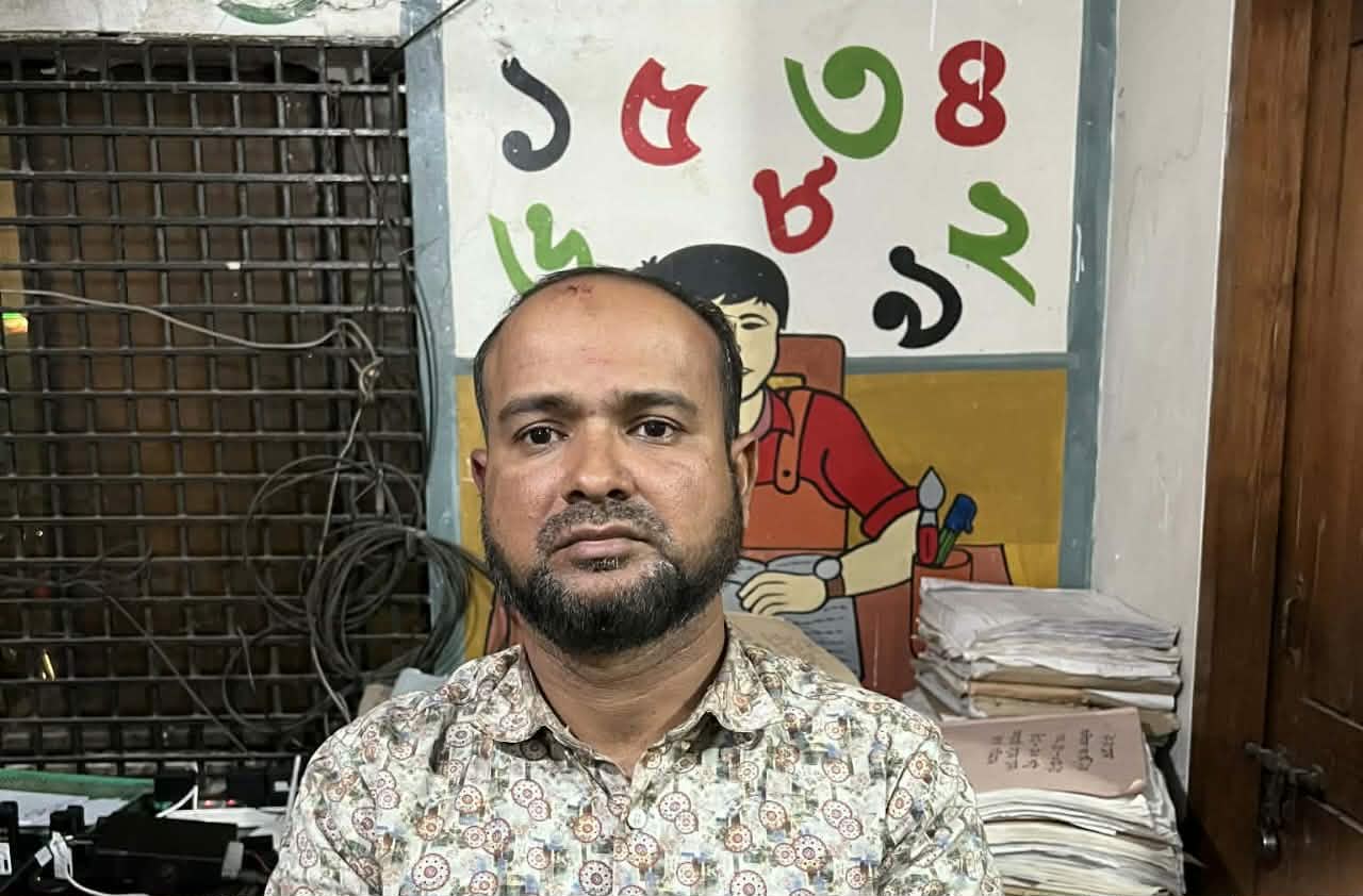 বরিশাল মহানগর শ্রমিকলীগ নেতা আটক