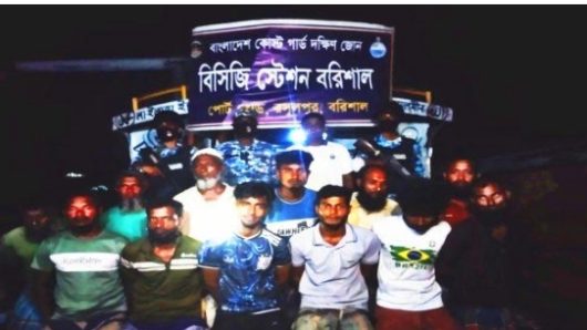 কীর্তনখোলায় গভীর রাতে যৌথ অভিযান: ড্রেজার ও ৪ বাল্কহেড জব্দ, ৩ লাখ টাকা জরিমানা